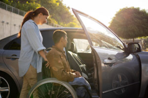 trasportare in auto un disabile